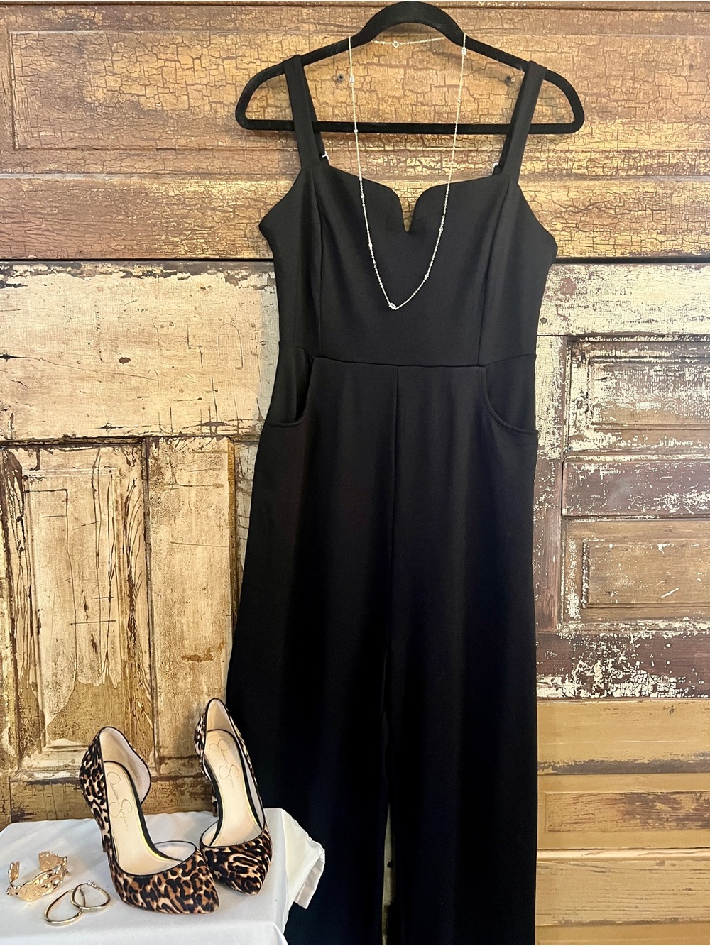 Black Wide Leg Jumpsuit | Sweetheart Neckline | Pocketed One Piece | Size L